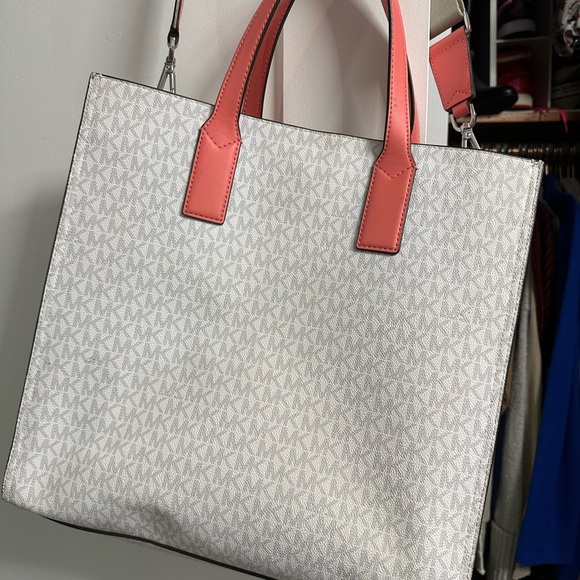 Michael Kors Kenly Tote - Picture 5 of 7